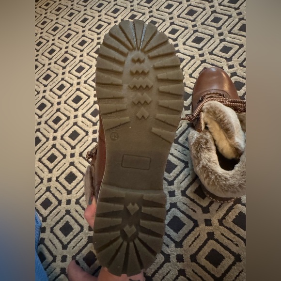 Faux Fur Lined leather boots - Picture 9 of 9